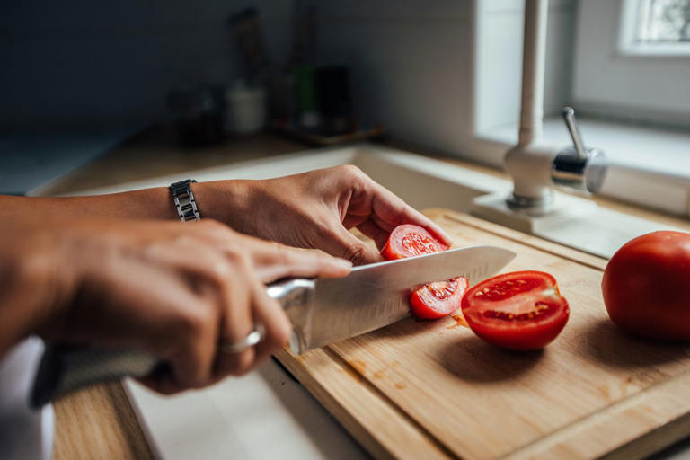 Tomato nutrition facts and health benefits