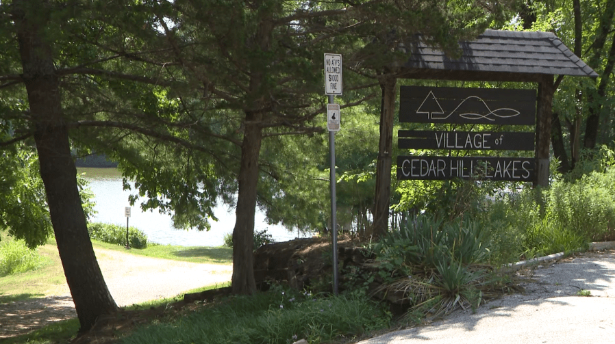 Man charged with shooting father and son in Jefferson County