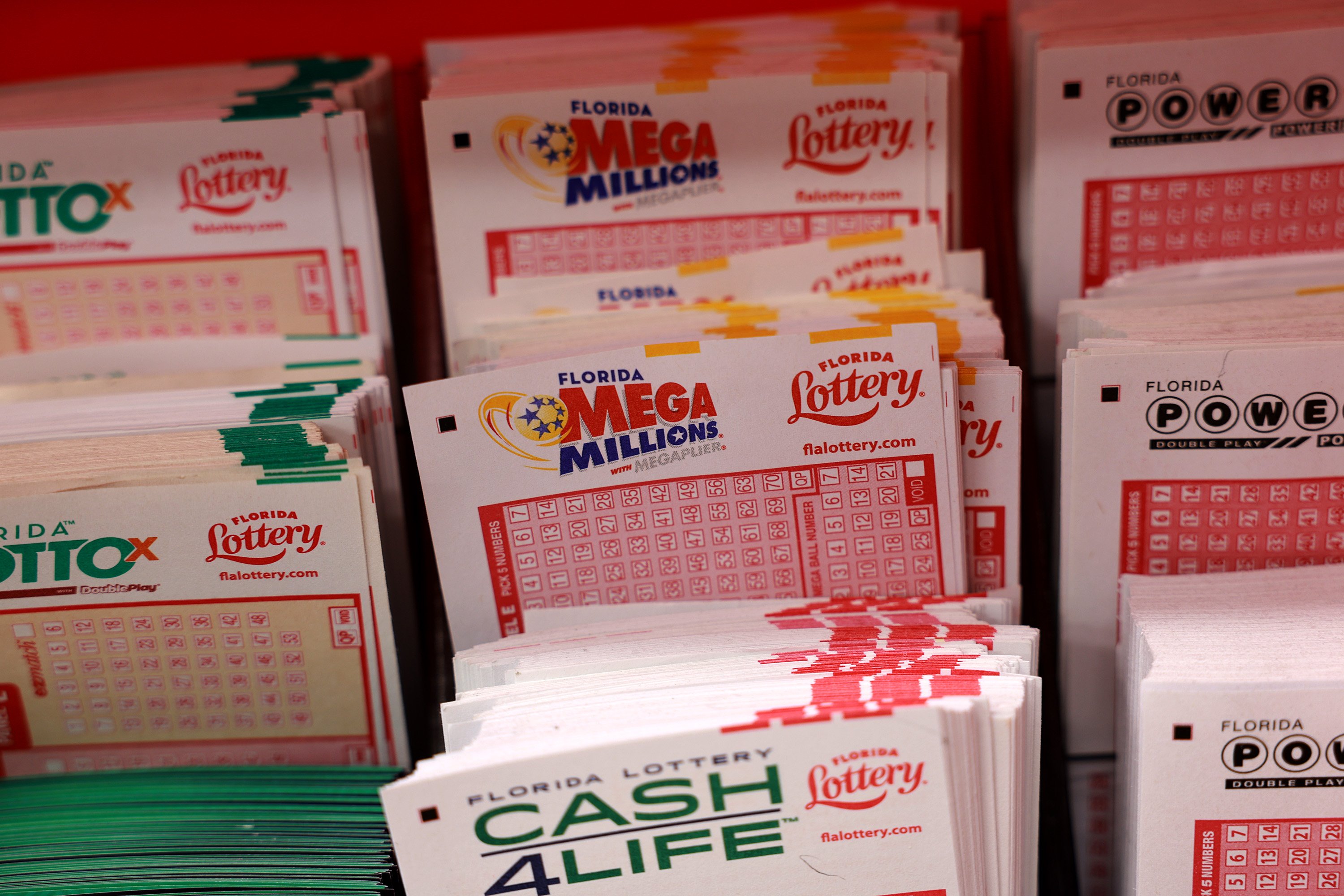 Winning ticket for $800M Mega Millions jackpot sold in Florida