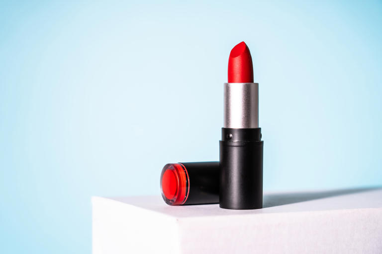Tu signo revela el labial exacto que hará brillar tu esencia este Día del Labial