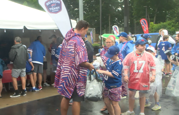 No sun, no problem for Bills training camp mafia