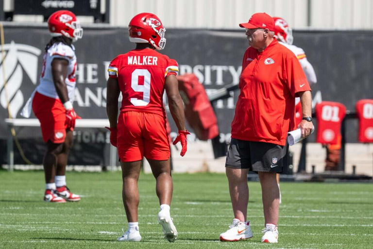 What to know about Chiefs' RBs, WRs and O-line as training camp begins ...