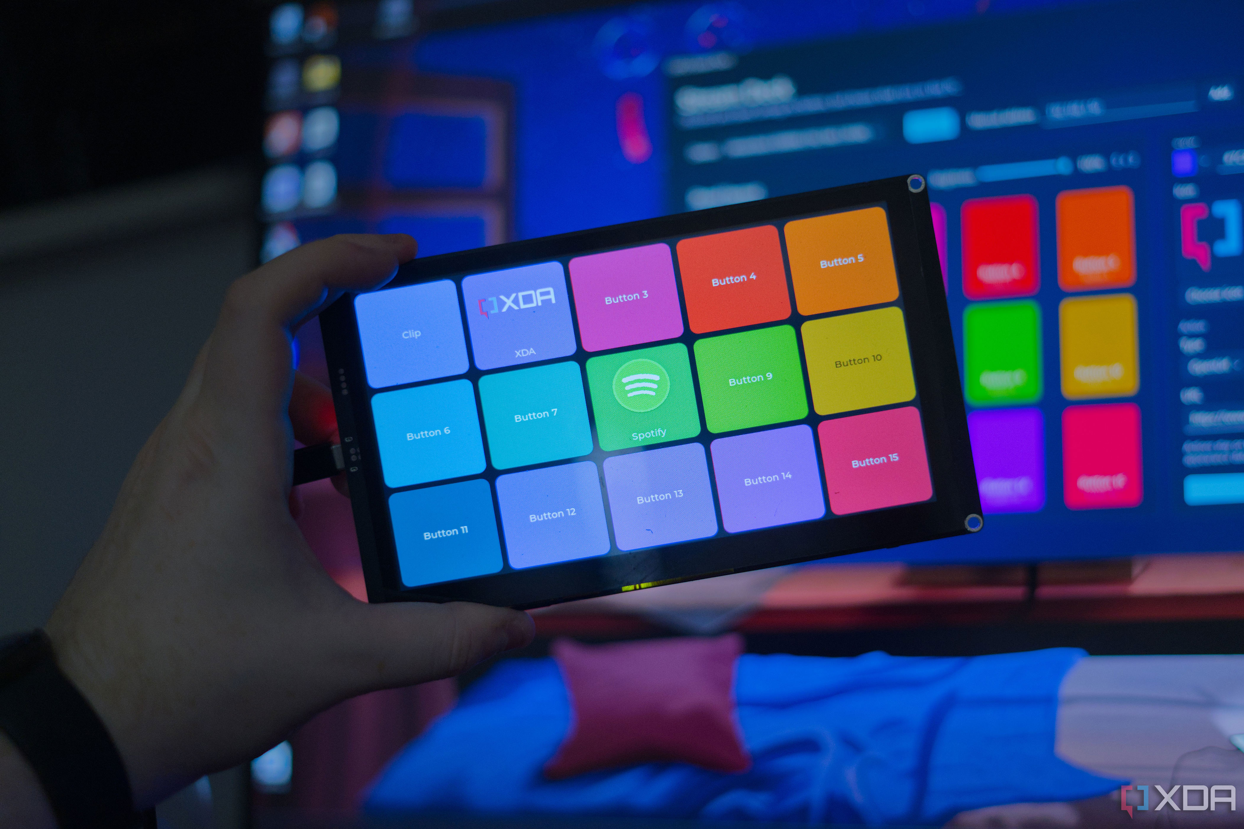 I turned a $45 ESP32 touchscreen into a Stream Deck, and one big screen ...