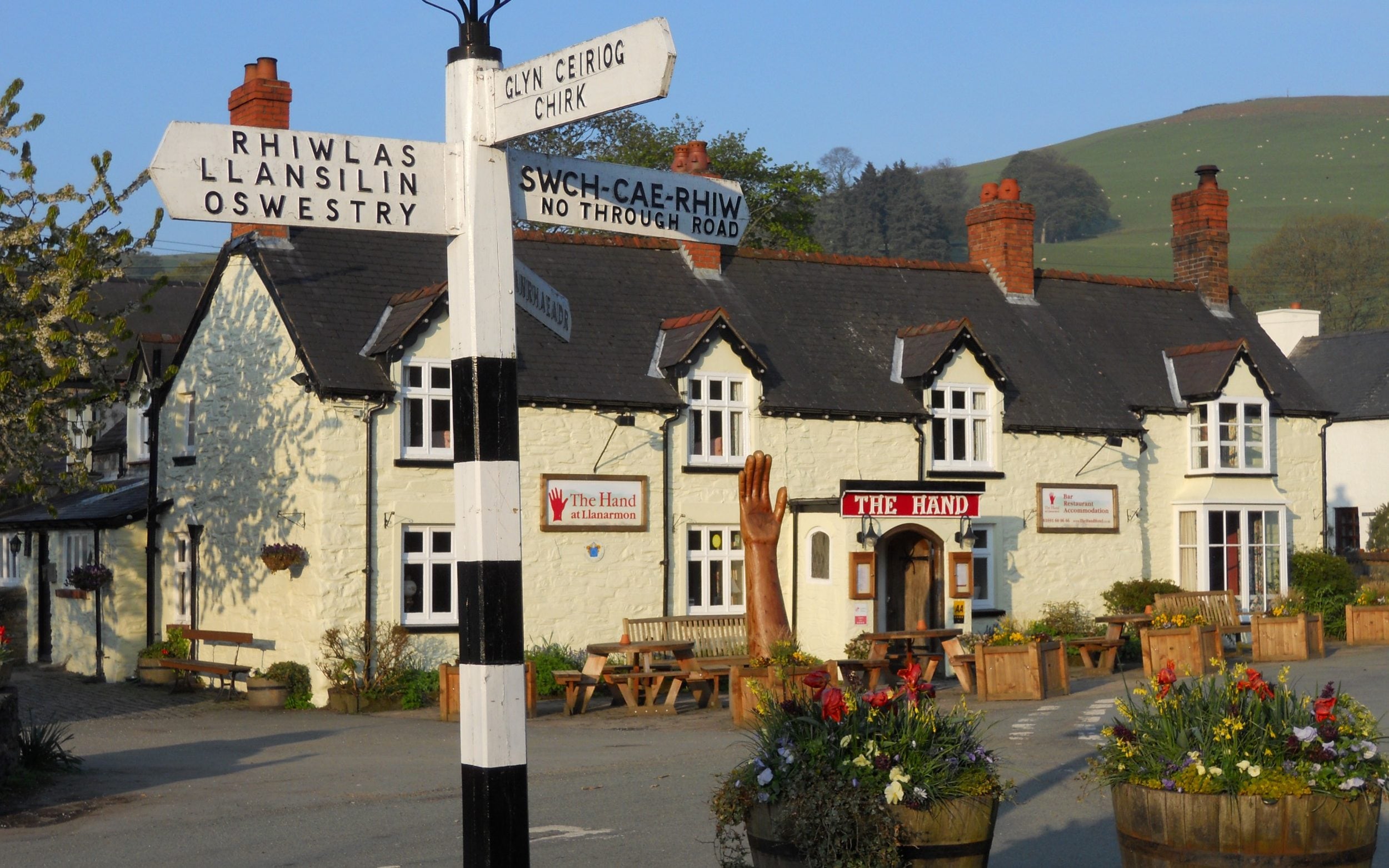 The Hand at Llanarmon, Llanarmon Dyffryn Ceiriog, Llangollen