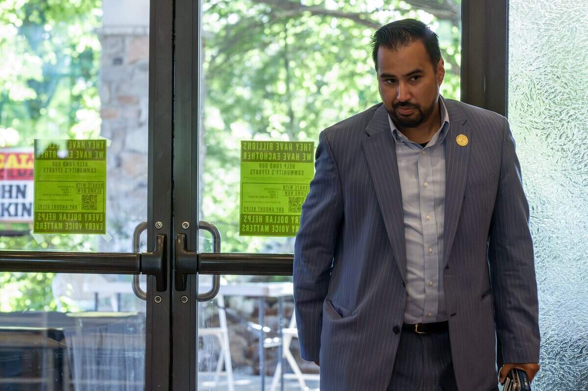 Democratic candidates for Jackson County exec say allegations could erode public trust