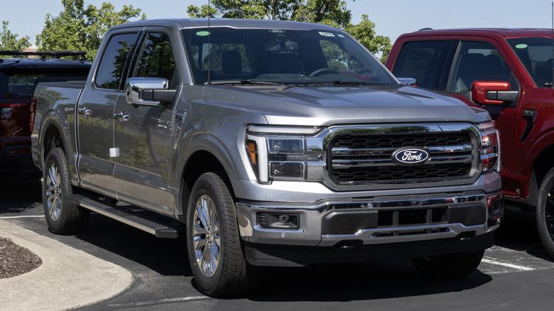 Ford F-150 4X4 Supercrew truck at a dealership.