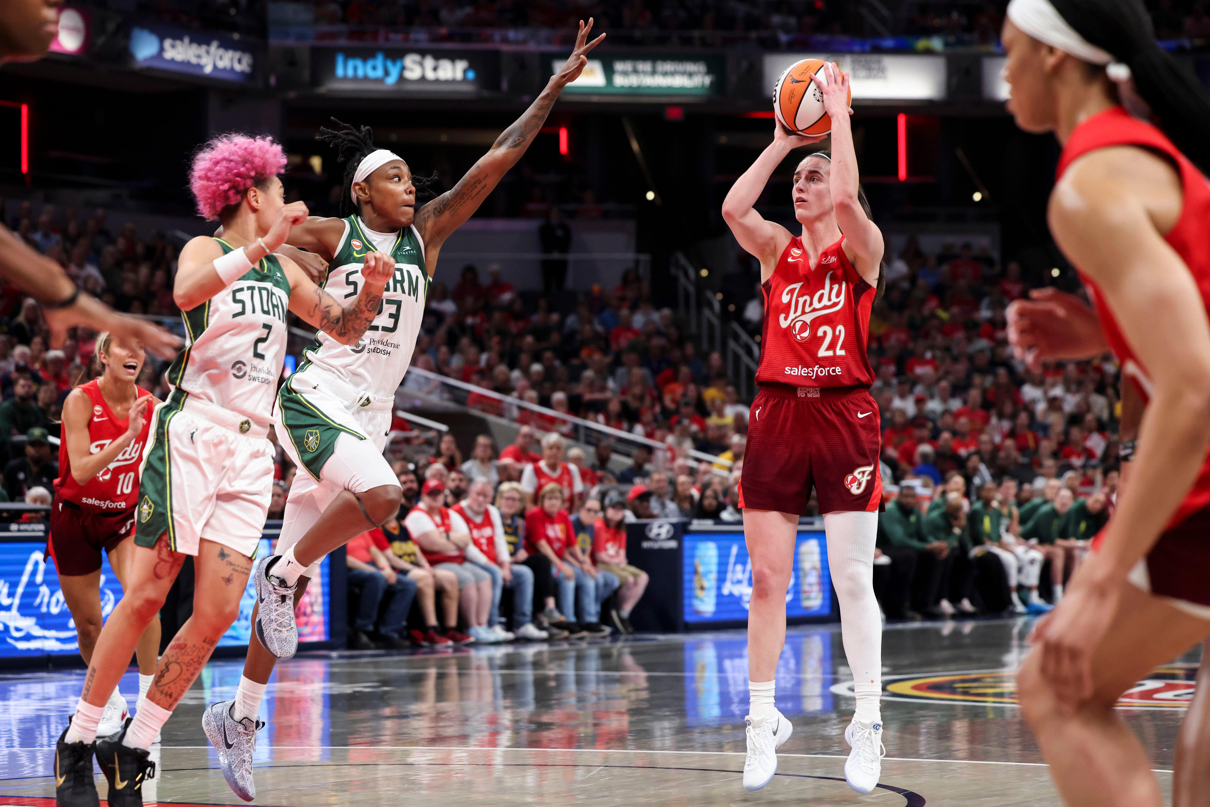 Indiana Fever vs. Connecticut Sun: Caitlin Clark points, stats