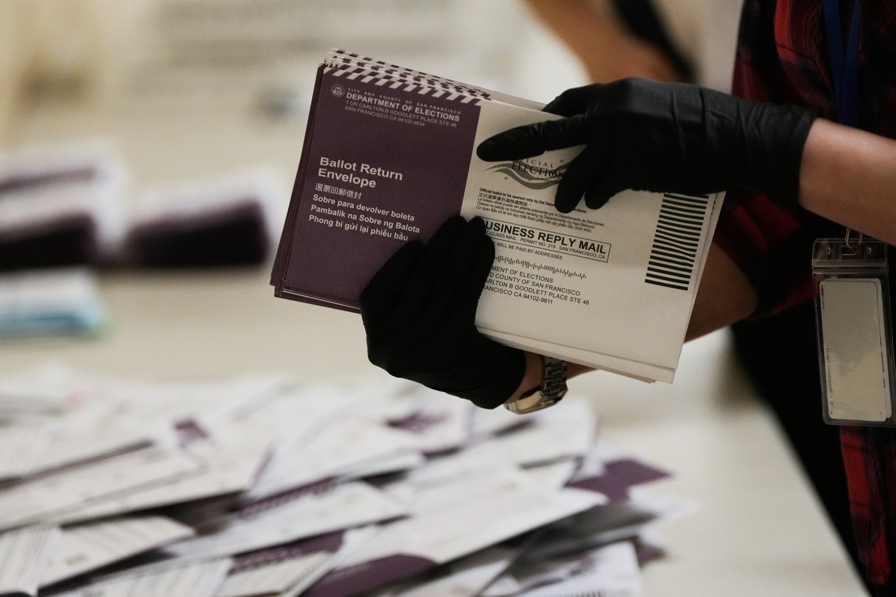 Appeals court gives Trump temporary win in mail-in voting fight