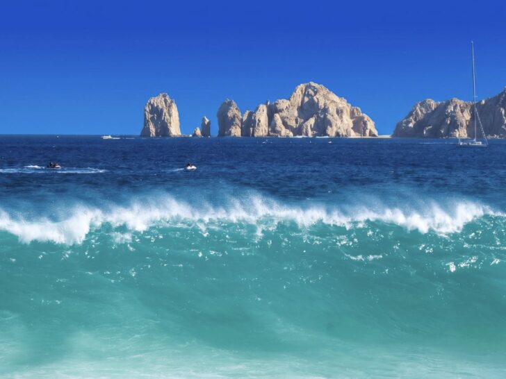 Tropical storm Elida pushes large waves & dangerous riptides towards Los Cabos