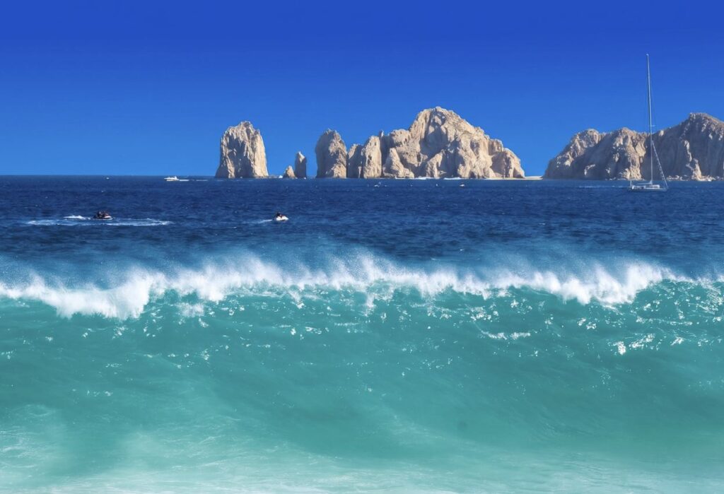 Tropical Storm Elida Pushes Large Waves & Dangerous Riptides Towards Los Cabos