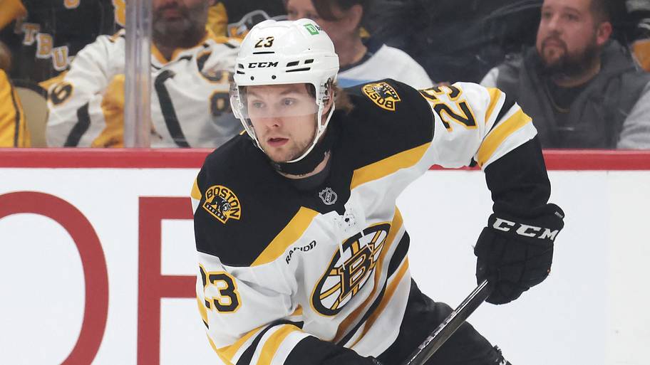 Former Bruins first round draft pick signs with Avalanche after trade