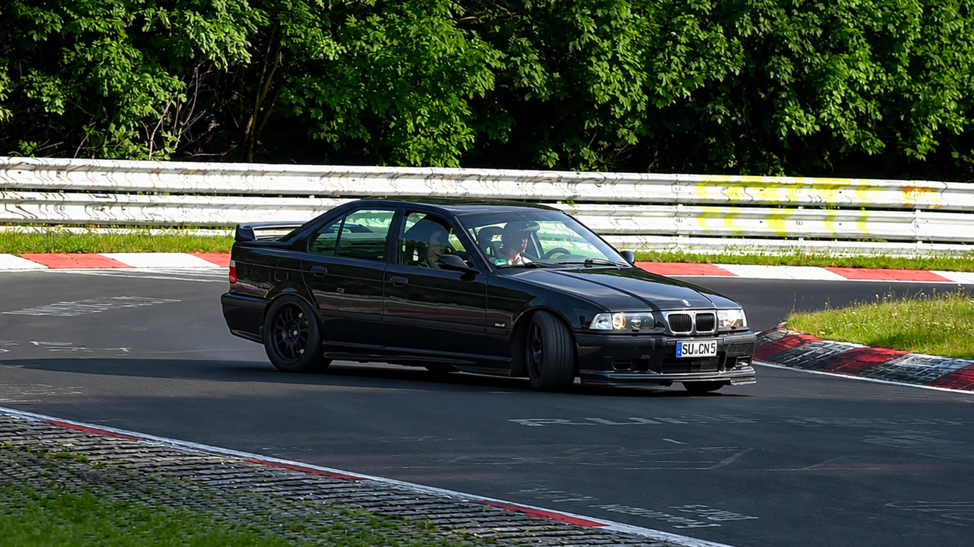 BMW driver goes full drift mode during Nürburgring track day