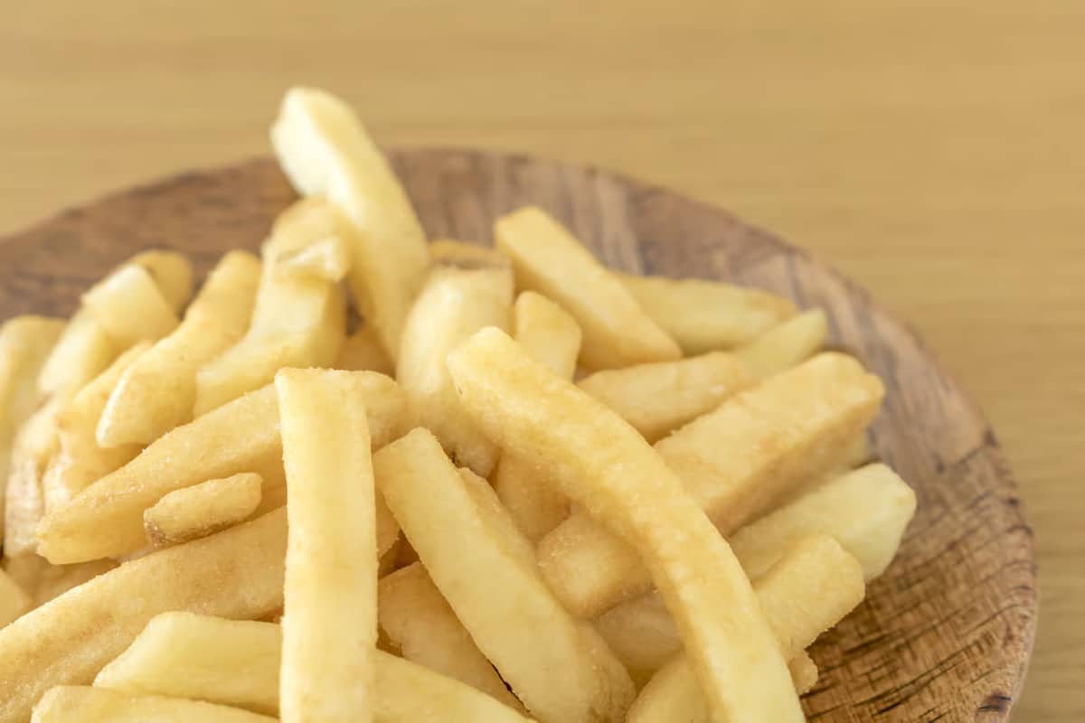 Nutritionists warn: these 10 foods become toxic in the microwave