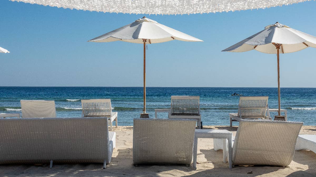 Amazon and Walmart's premium cozy beach shelters start at $27