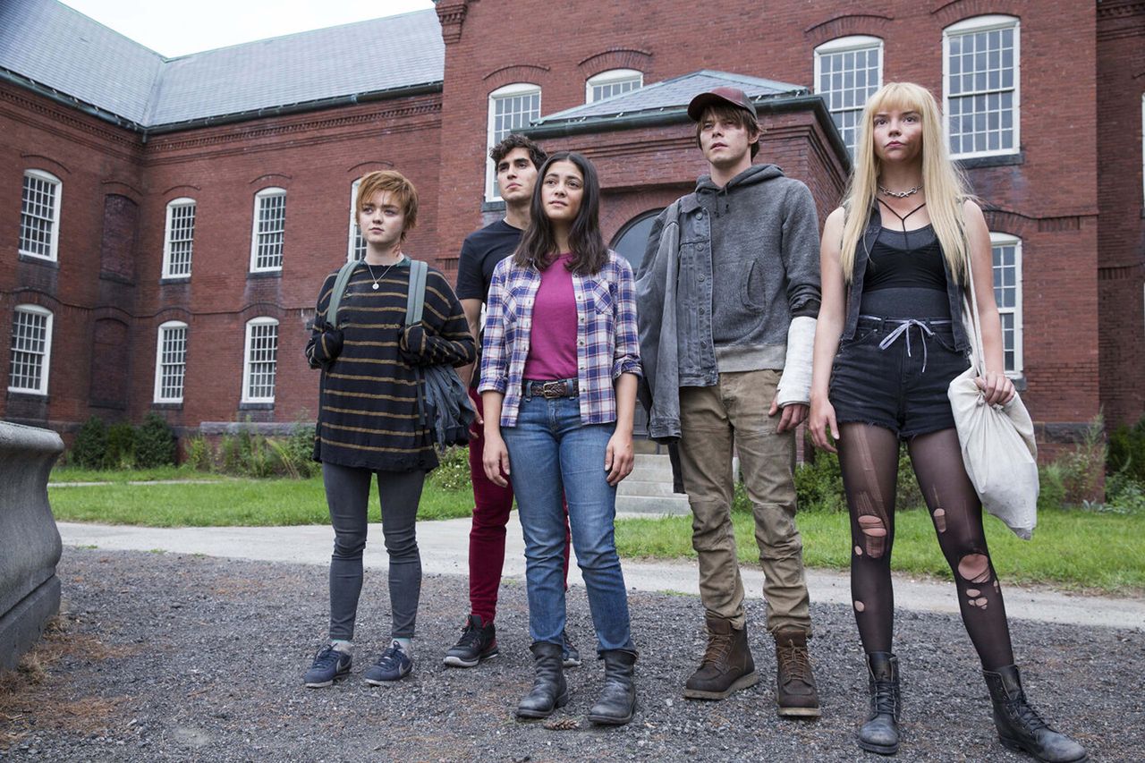 Maisie Williams, Henry Zaga, Blu Hunt, Charlie Heaton, Anya Taylor-Joy in 'The New Mutants'.