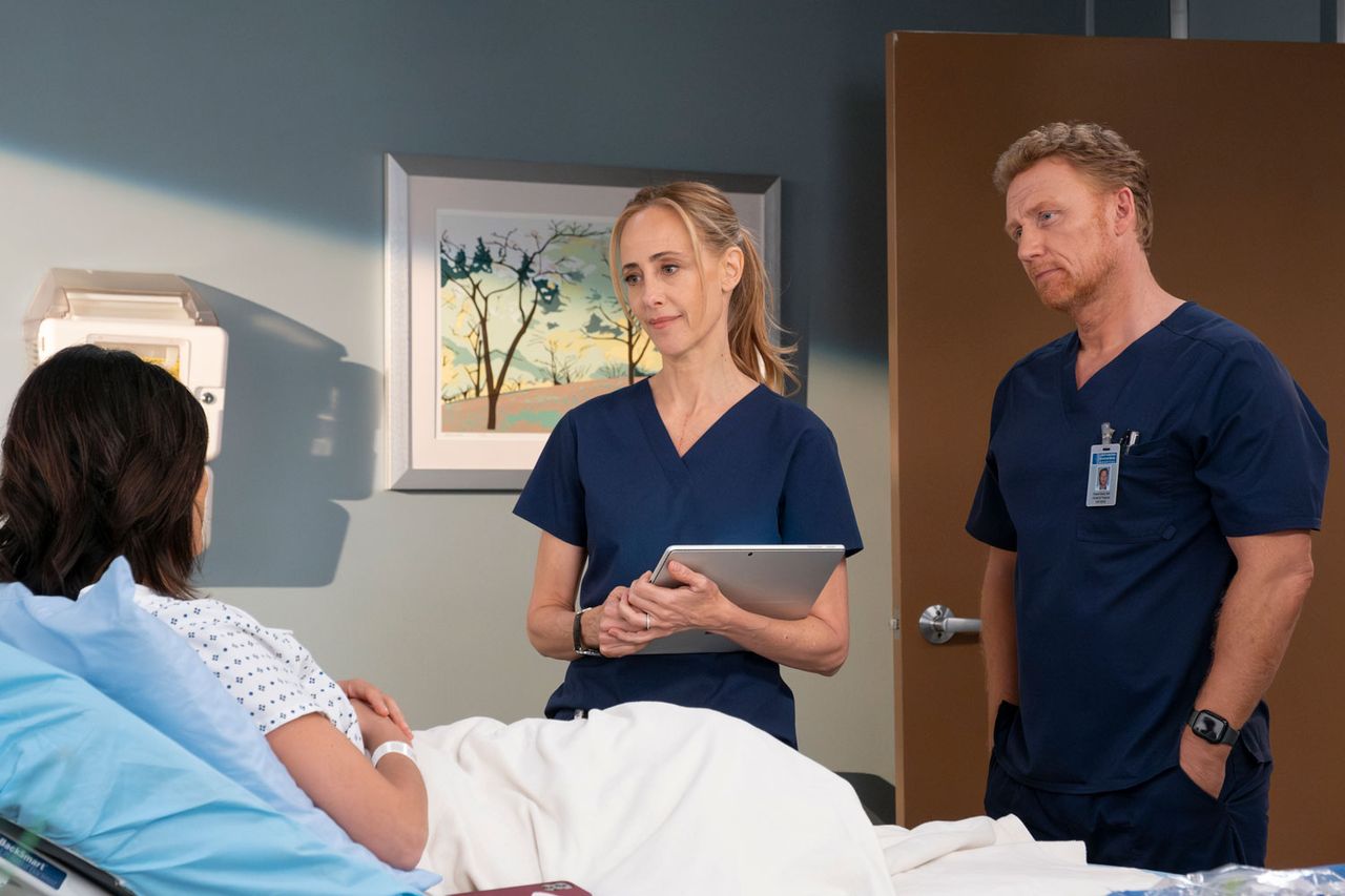 Kim Raver and Kevin McKidd on Grey's Anatomy.