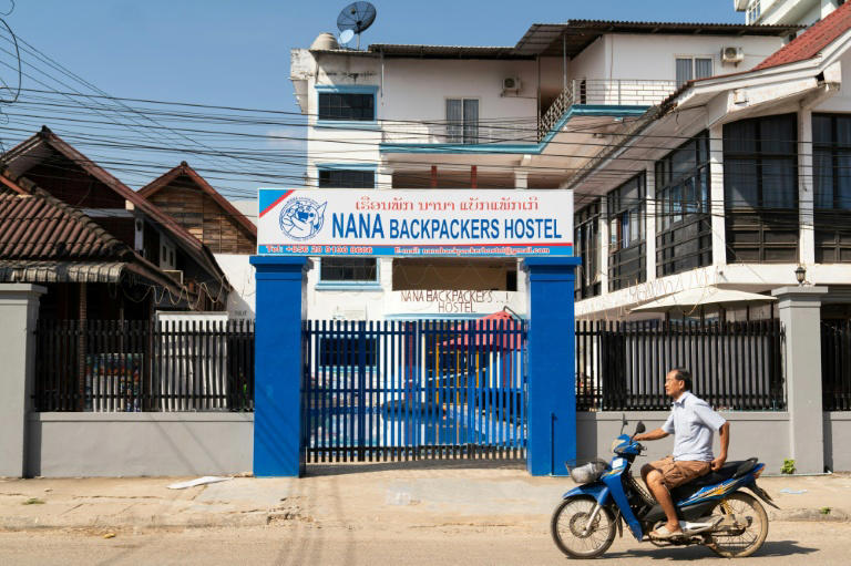 Laos: Le Laos entretient le doute sur les décès de six touristes attribués à de l'alcool frelaté