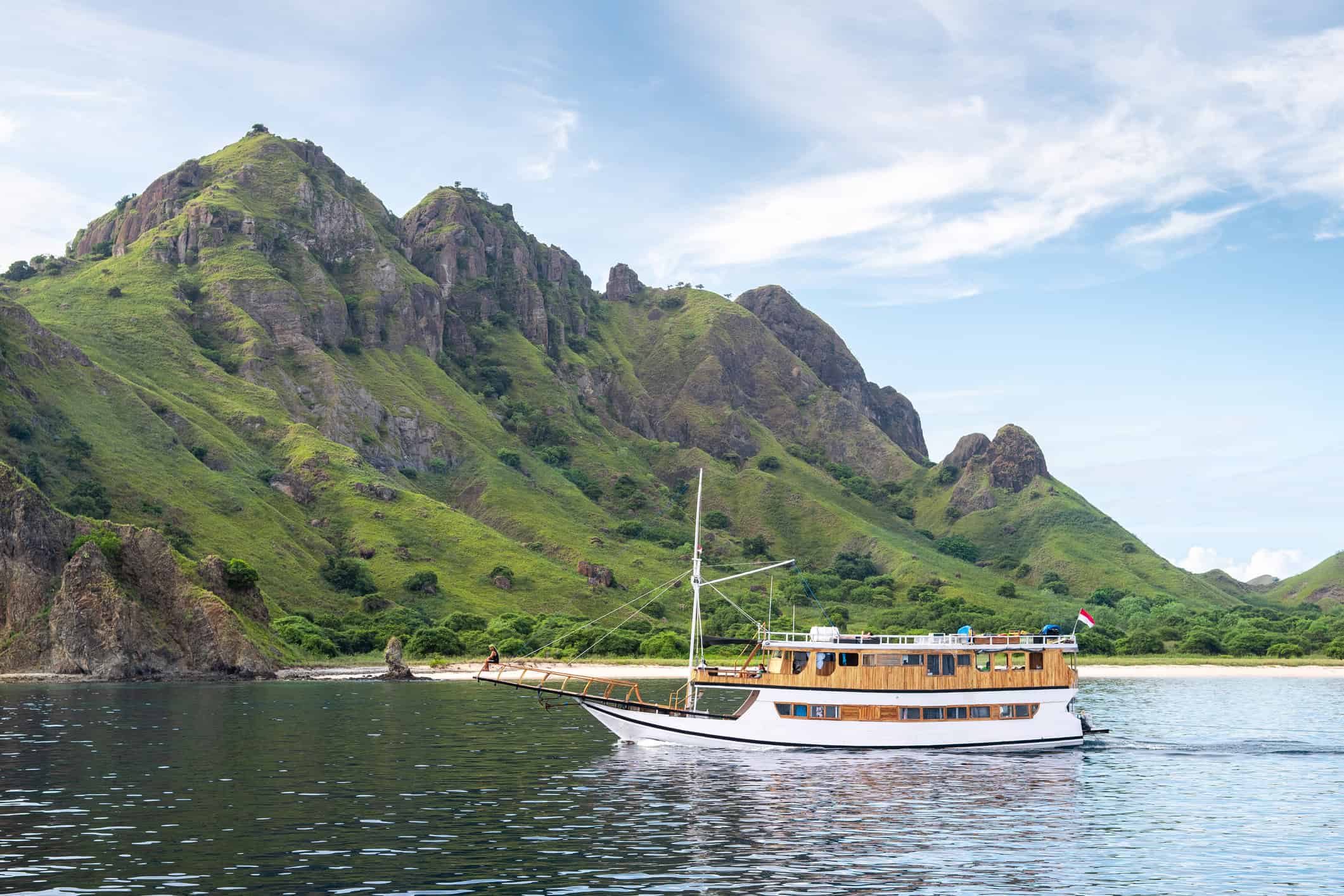 Komodo by boat or by base: How I'd decide between a liveaboard and a land stay
