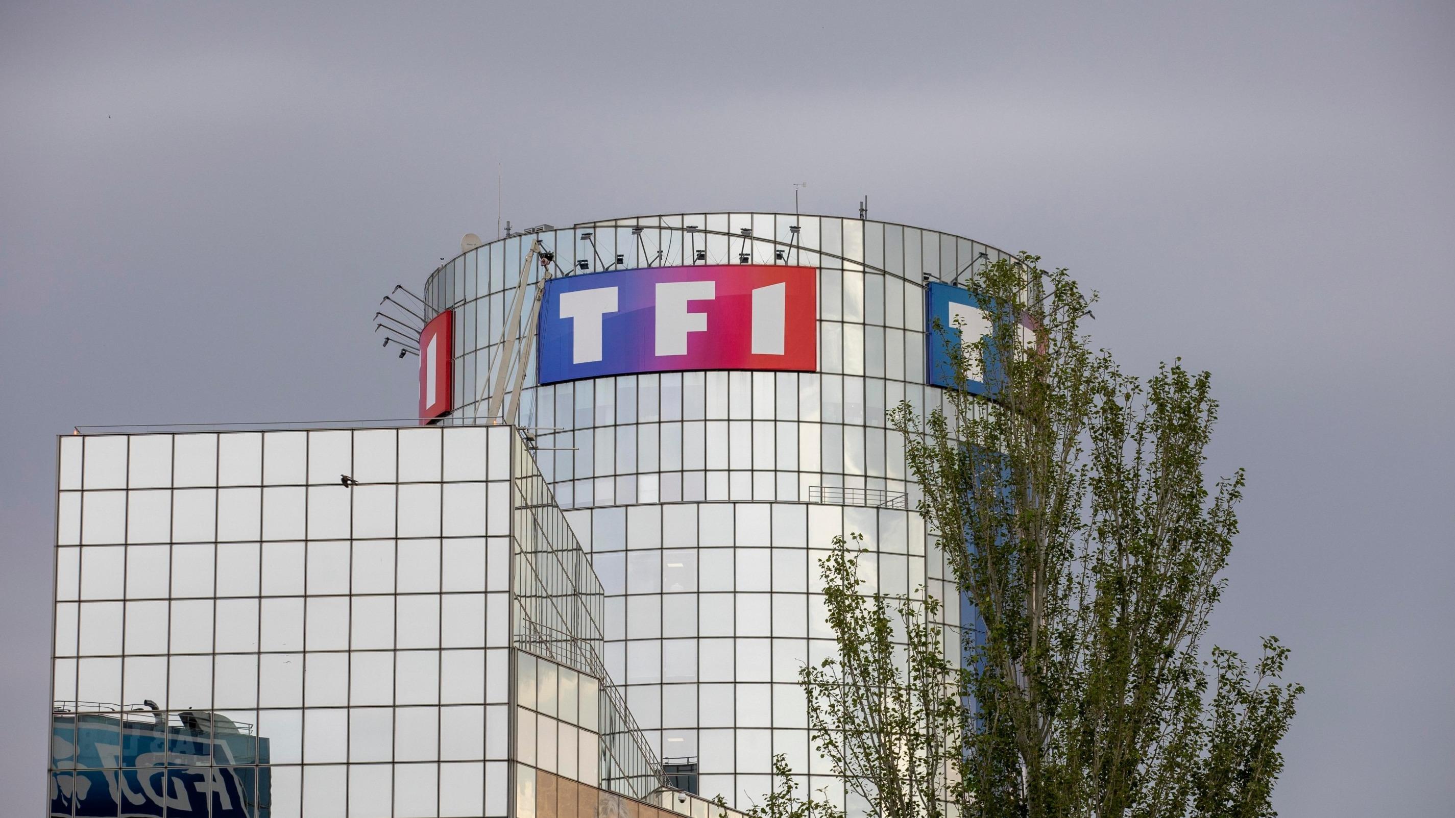 tf1-un-com-dien-du-feuilleton-ici-tout-commence-cart-du-tournage