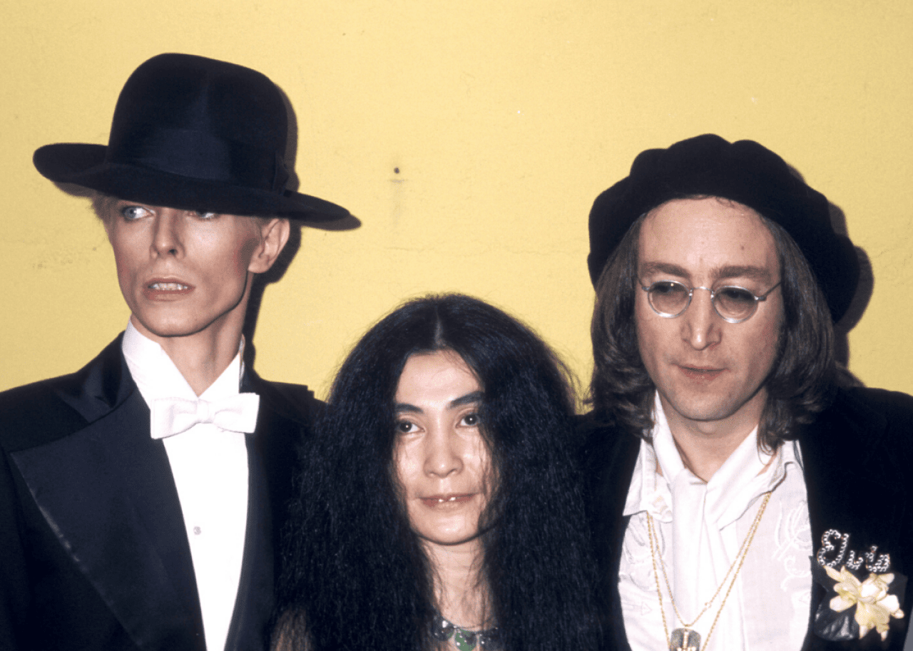 David Bowie poses with Yoko Ono and John Lennon.