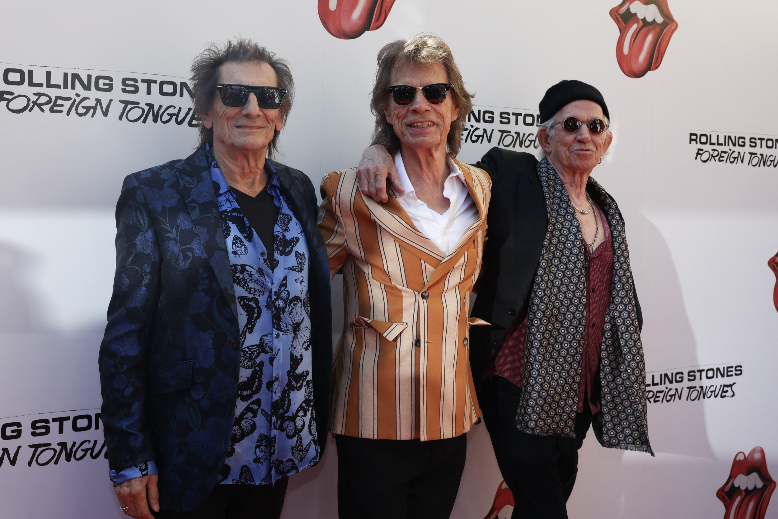 Rolling Stones' 'Foreign Tongues' hits No. 1 in the UK., tying the Beatles' record