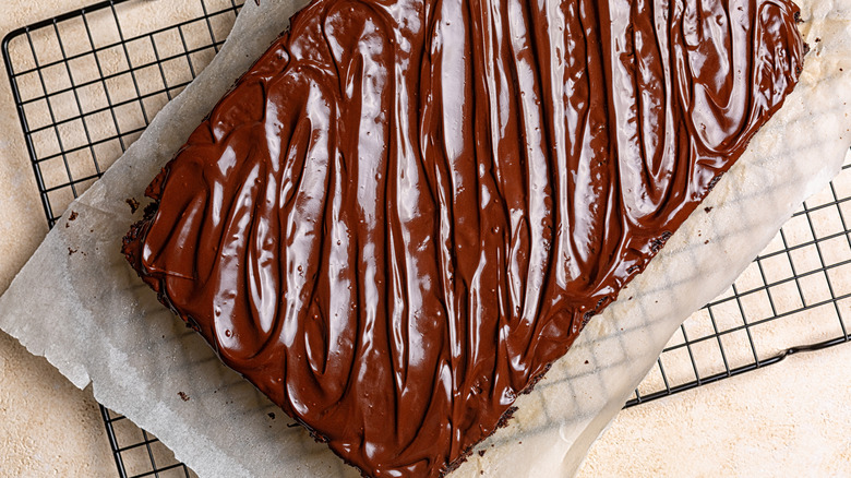 How to cut a sheet cake like a pro — just use the grid method