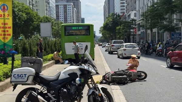 Tai nạn trên làn BRT Lê Văn Lương, một người tử vong