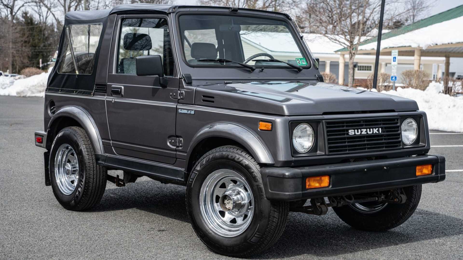 gray Samurai front-quarter