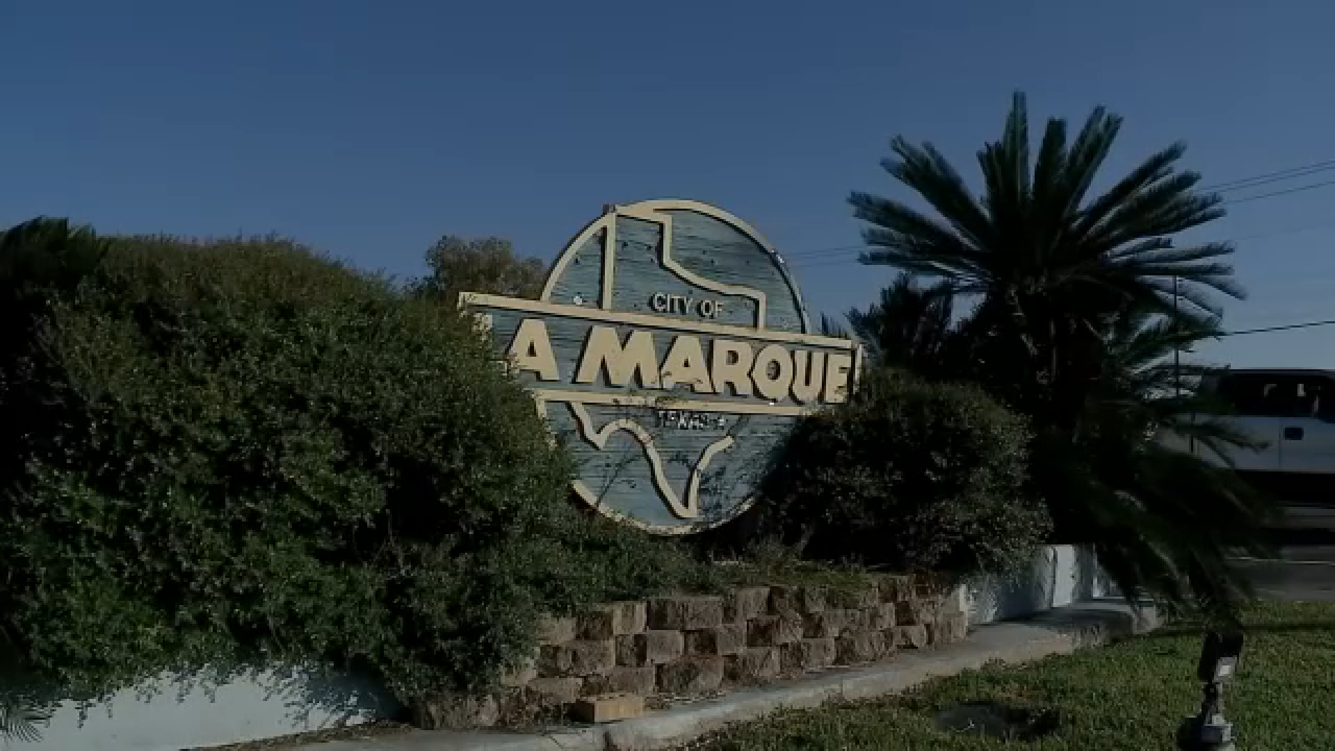 Woman accused of sharing intimate images of La Marque city official ...