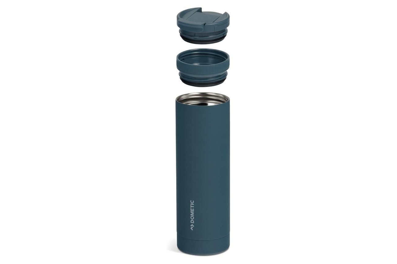 Dometic 22 oz Tumbler | Stainless Steel Insulated Drinkware with Magnetic Swig Lid | Ocean