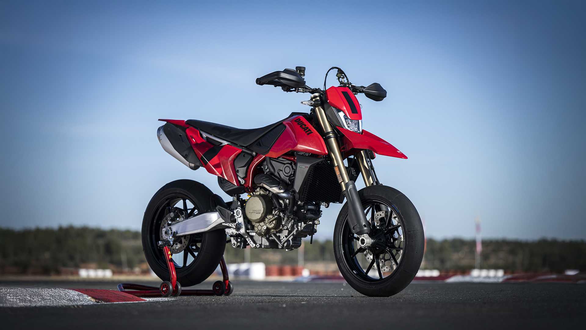Ducati Hypermotard 698 cinematic shot from front three-quarters