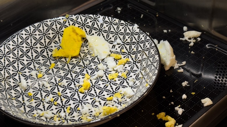 Want A Fried Egg But Don't Want To Dirty Up A Pan? Turn To The Microwave