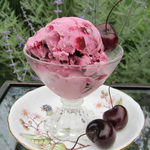 21 Easy Cherry Recipes With 5 Ingredients or Fewer
