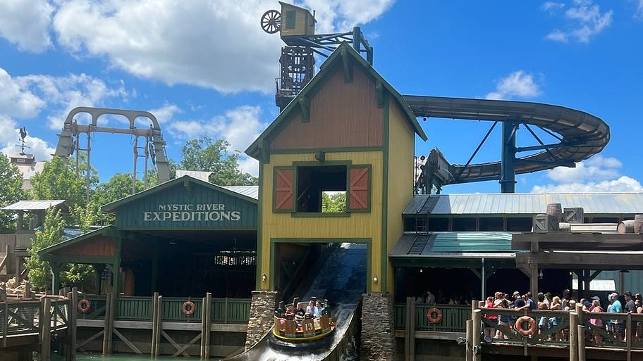 Water ride in Silver Dollar City in Branson