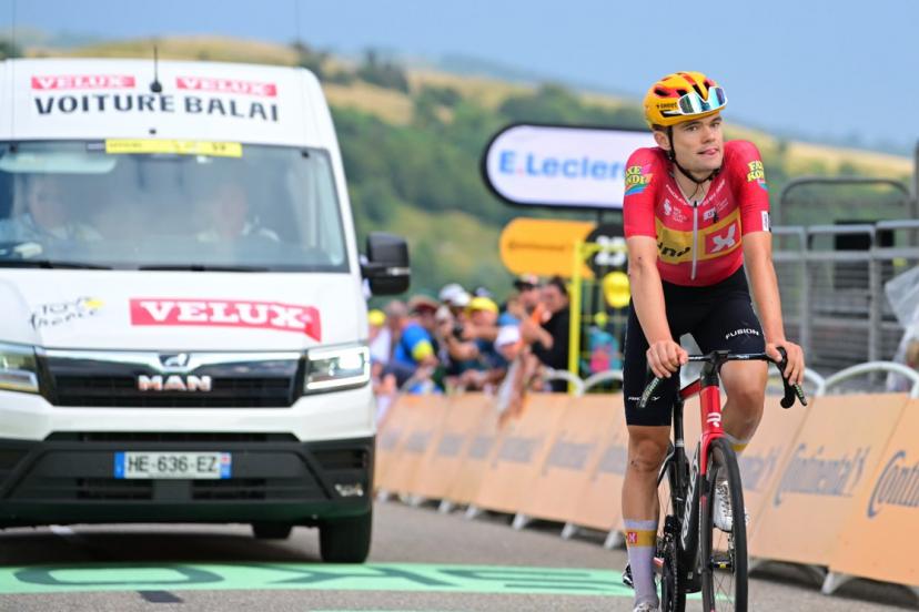 Charmig finishes outside the time limit on stage 14