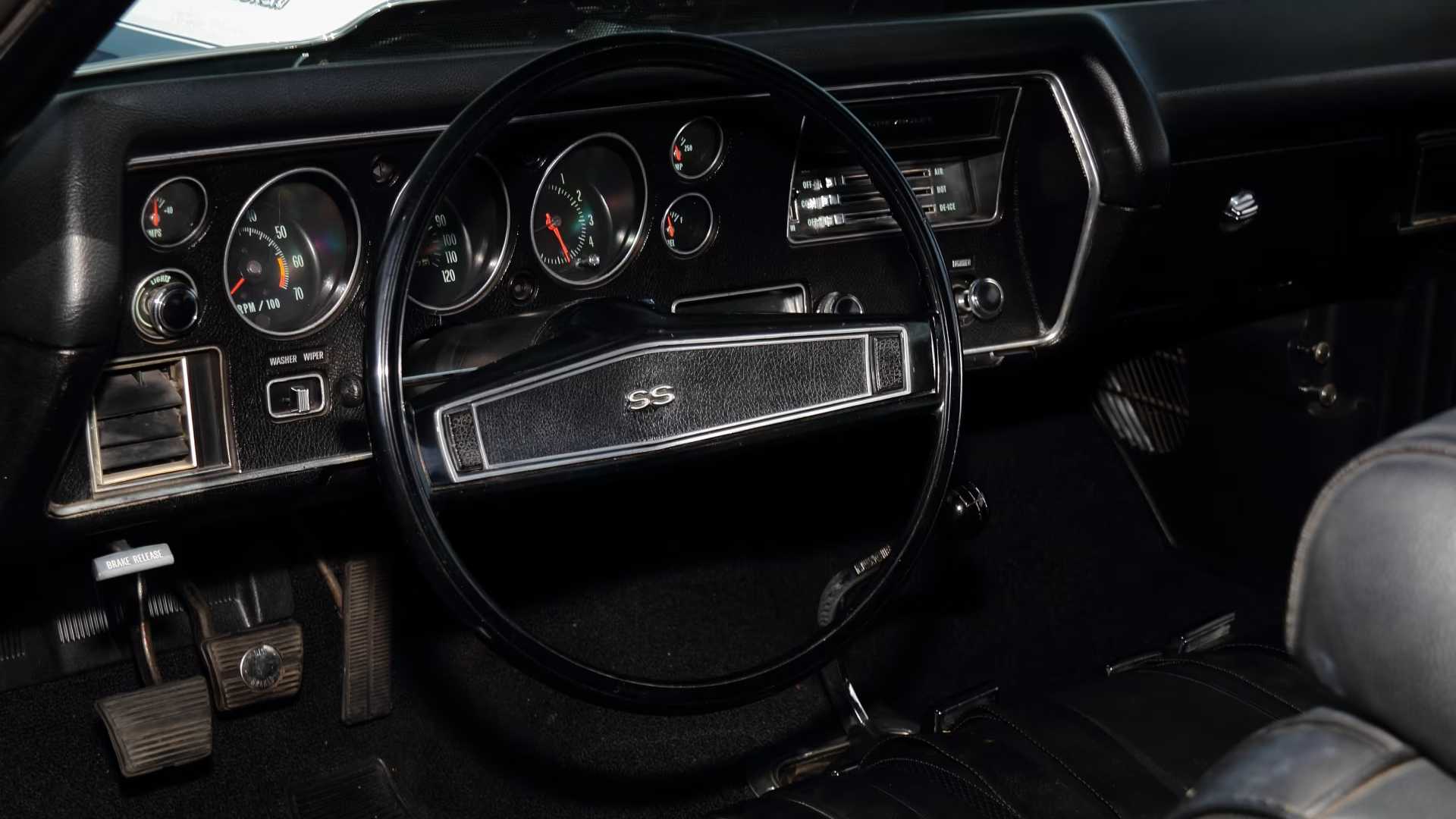 1970-chevrolet-chevelle-ls6-interior