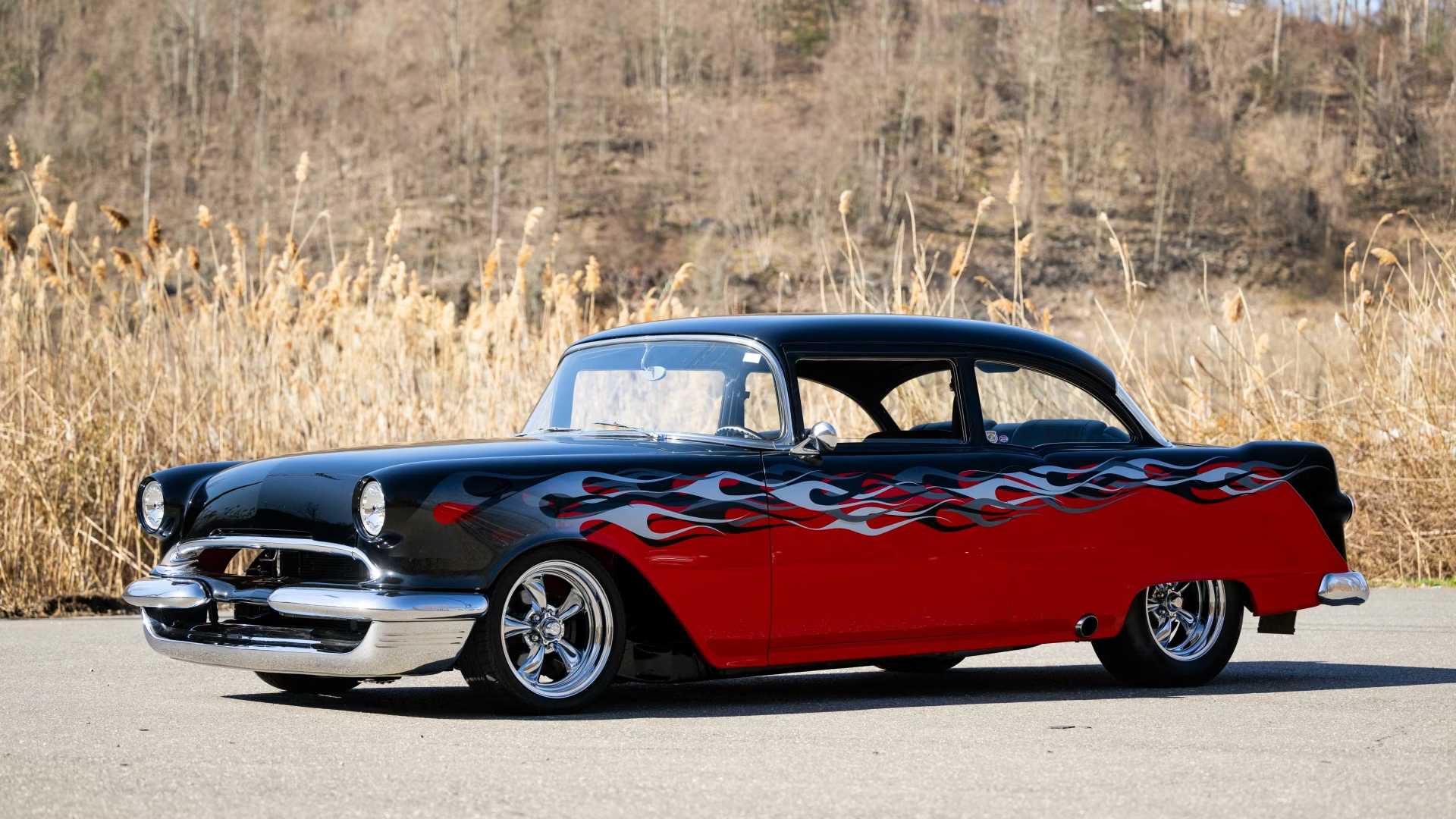 1955-pontiac-chieftain-custom-sedan-for-sale