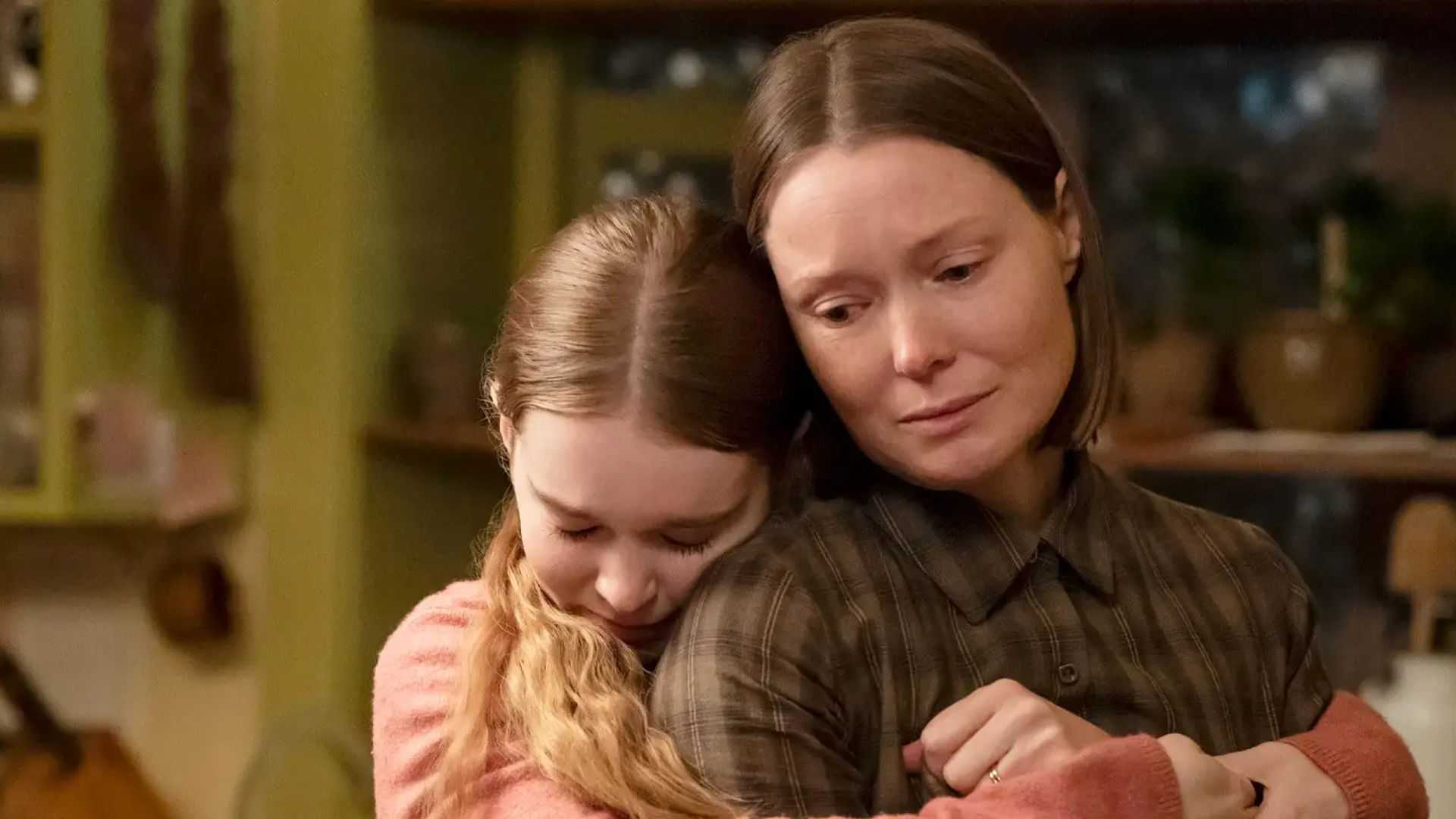 carrie-summer-h-howell-samantha-sloyan-first-look