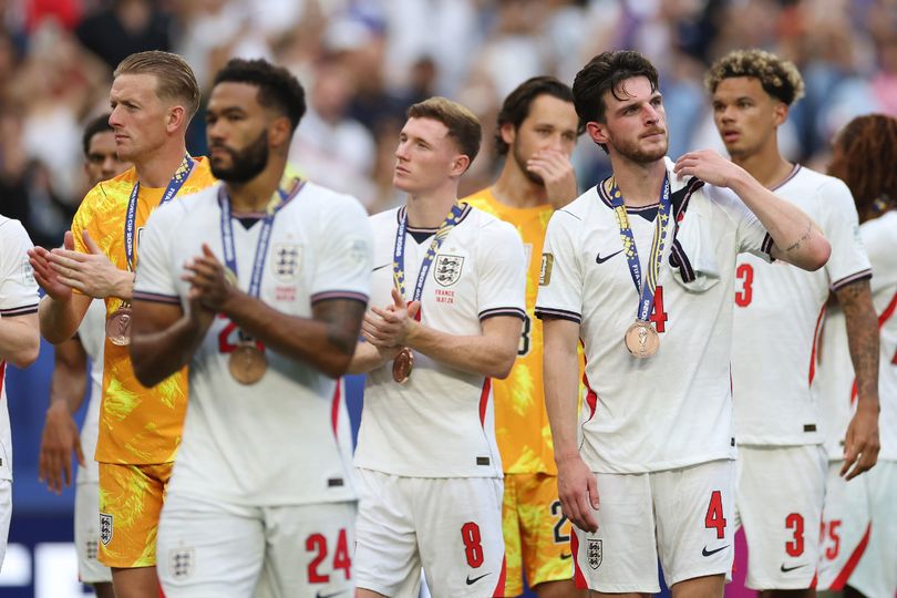 world-cup-round-up-england-s-medal-gesture-as-bukayo-saka-walks-out-of