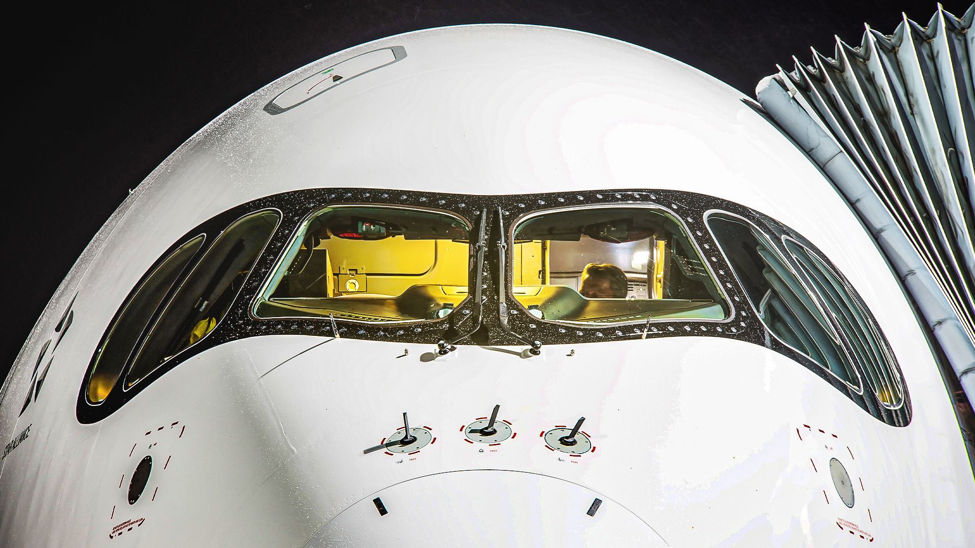 What Pilots Actually Do Hour-By-Hour On An 18-Hour Flight To New York-JFK
