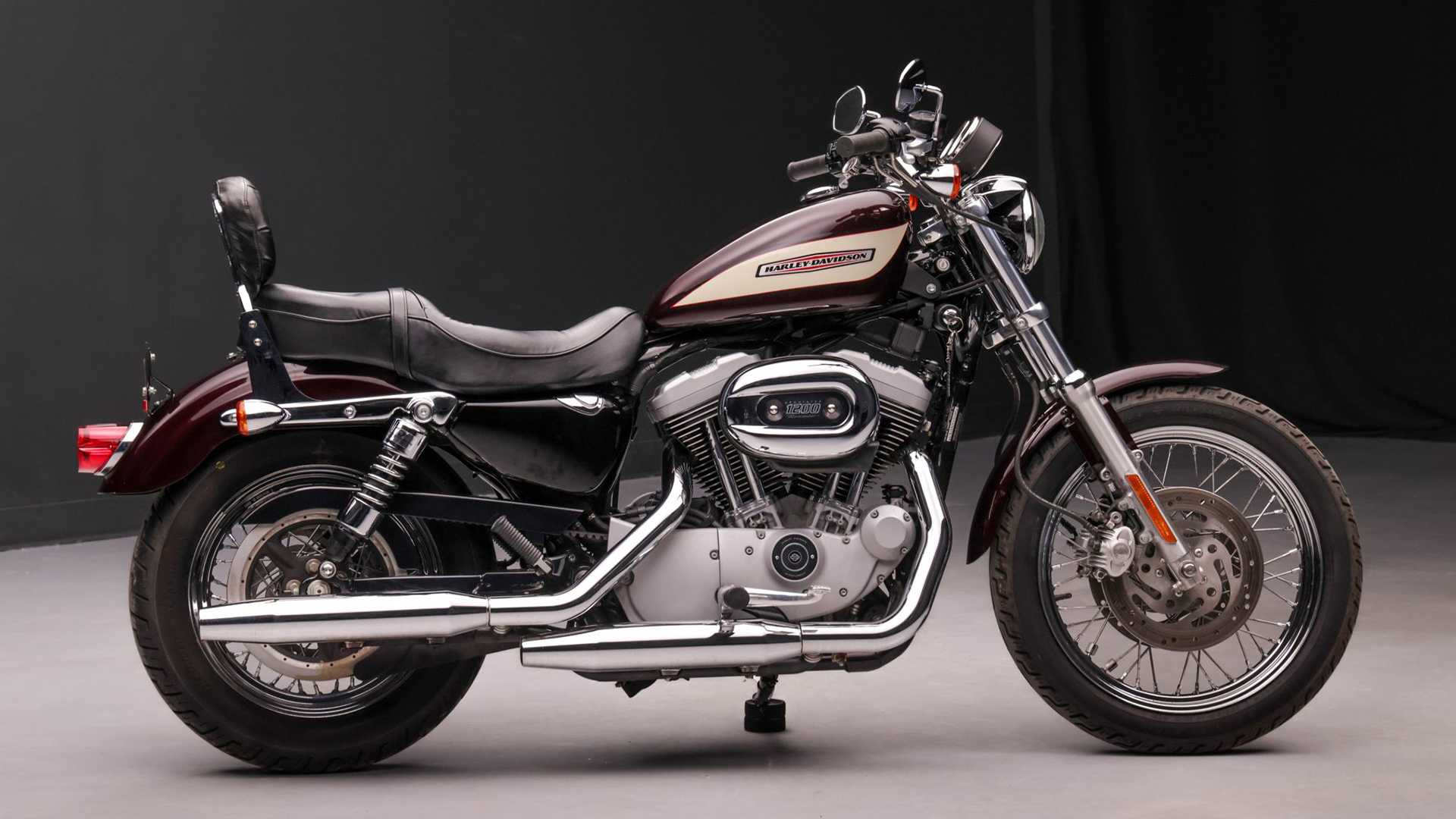 2005 Harley-Davidson Sportster 1200 Roadster profile