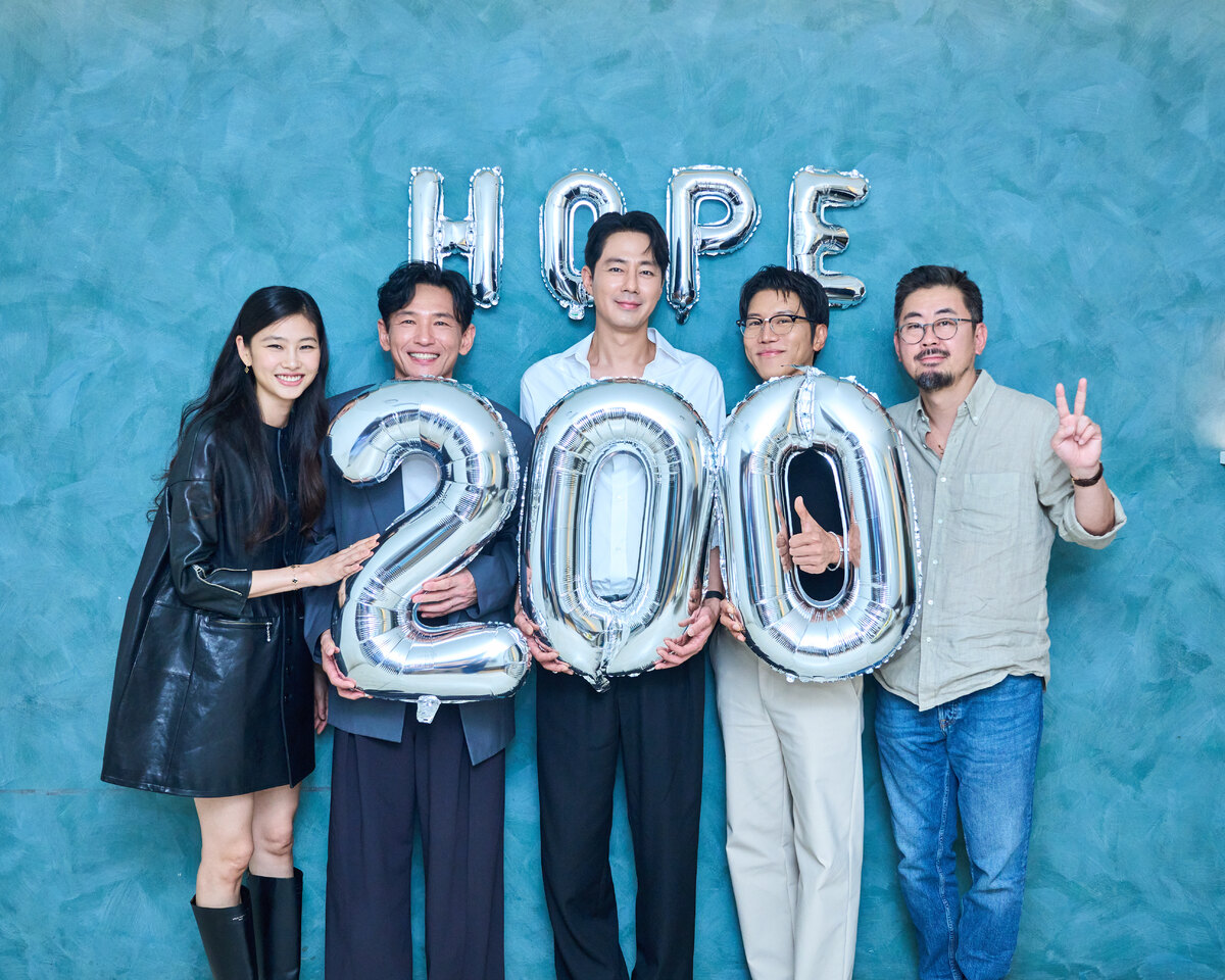 나홍진 '호프' 개봉 5일 만에 200만 관객…호불호마저 화제성으로