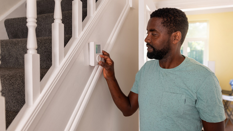 'Pre-Cooling' Is The Affordable Alternative To Running The AC All Day That You Should Try