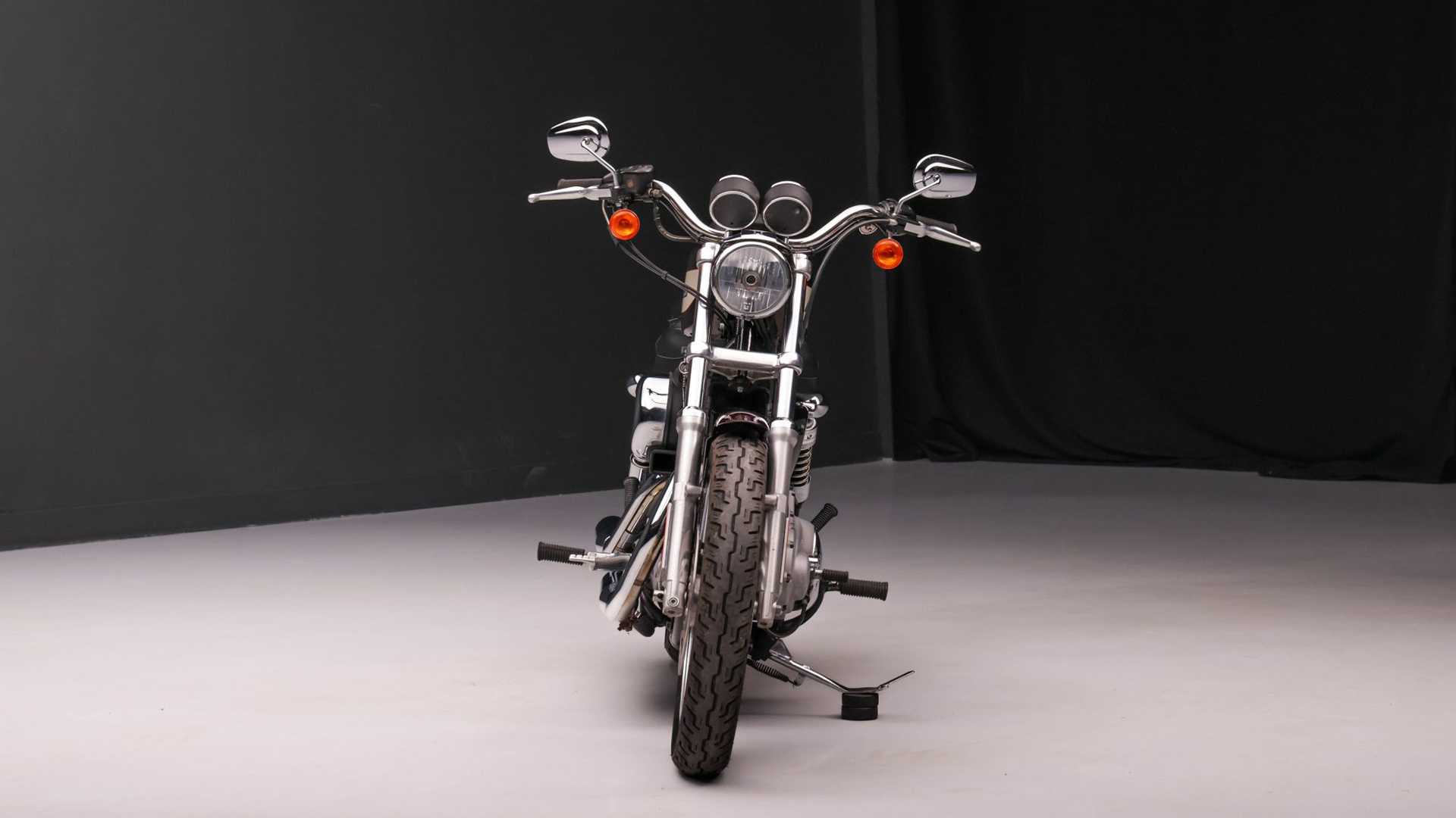 2005 Harley-Davidson Sportster 1200 Roadster front