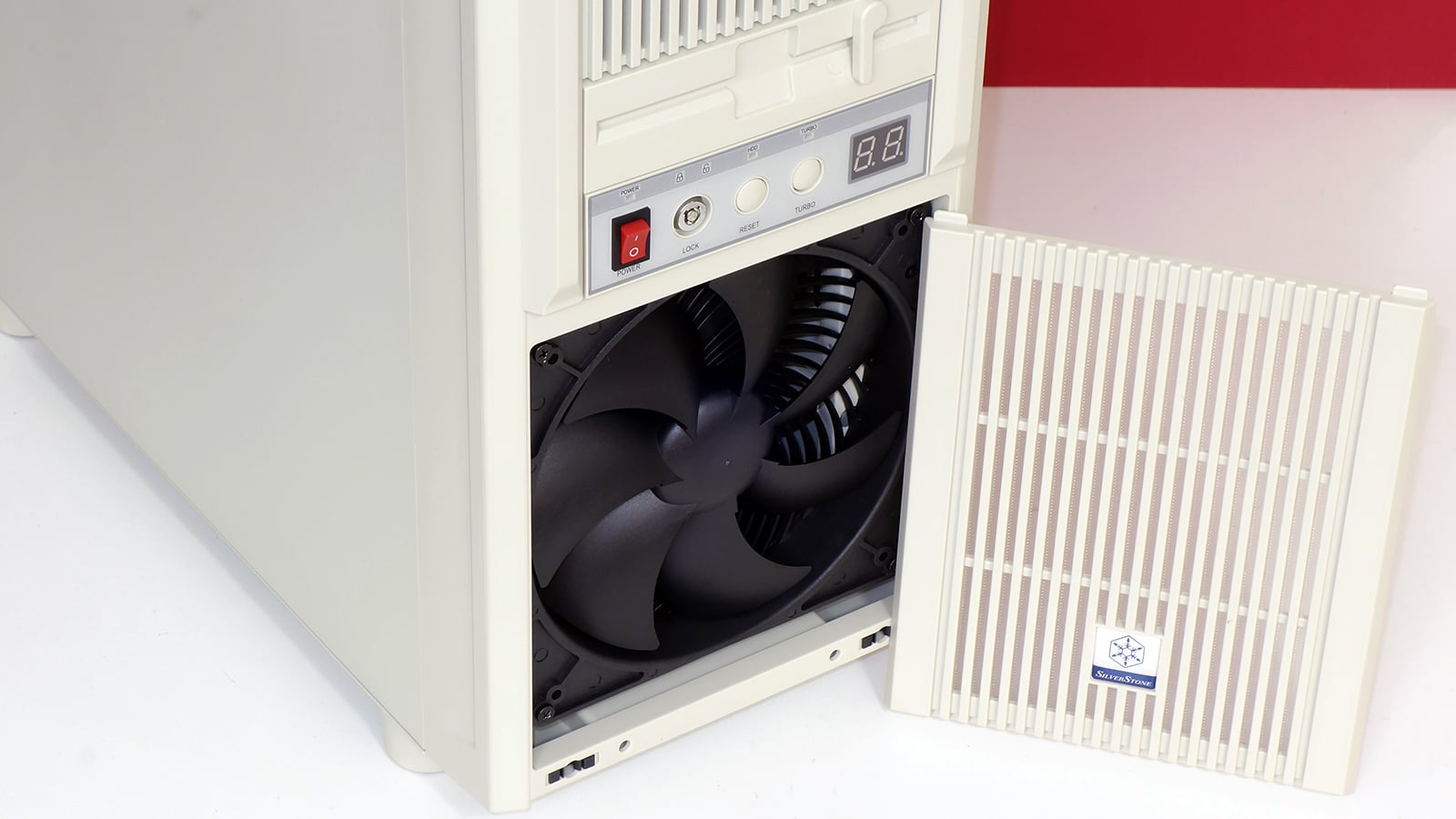 SilverStone FLP03 review: Build a beige box that actually rocks