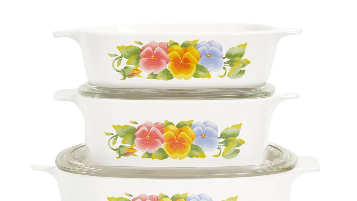 Is Your Vintage Pyrex Piece Worth Big Money? Collectors Advise Looking for These 5 Signs