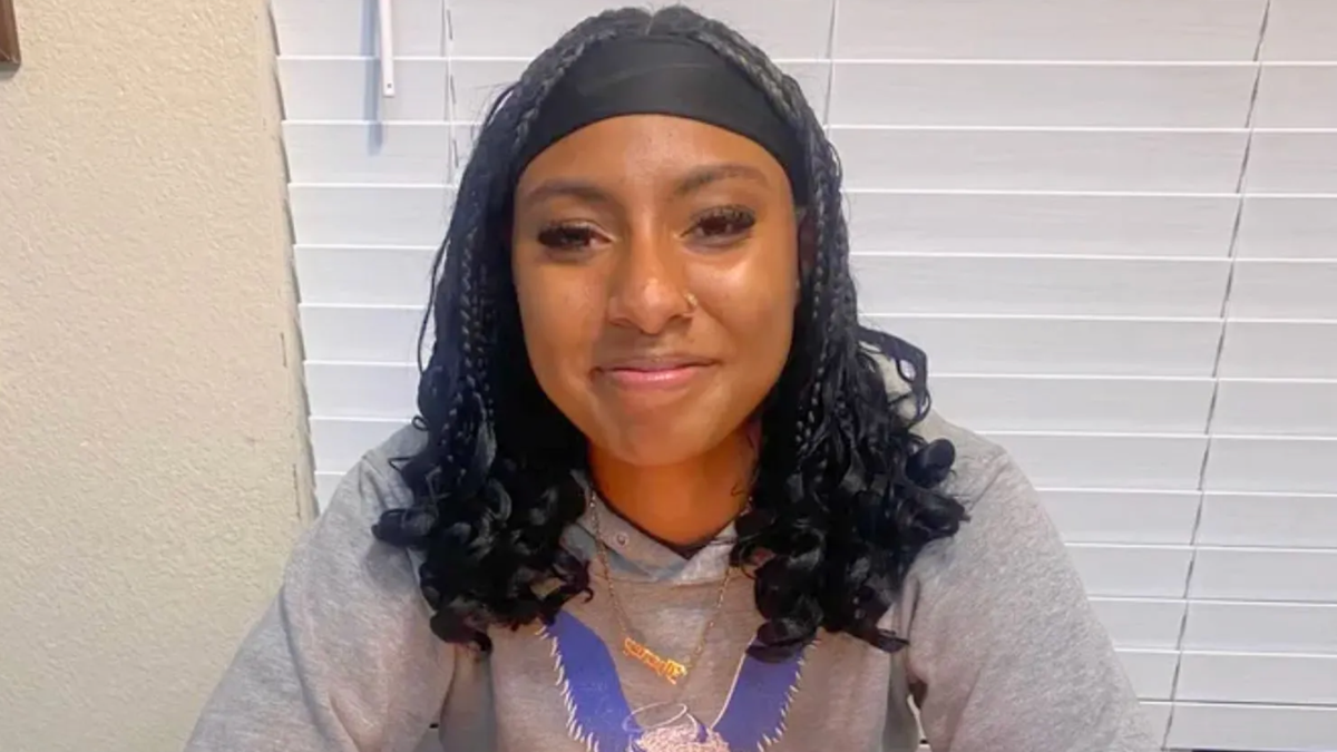 Women's college basketball player Jhenéy Wallace killed in accident at 20