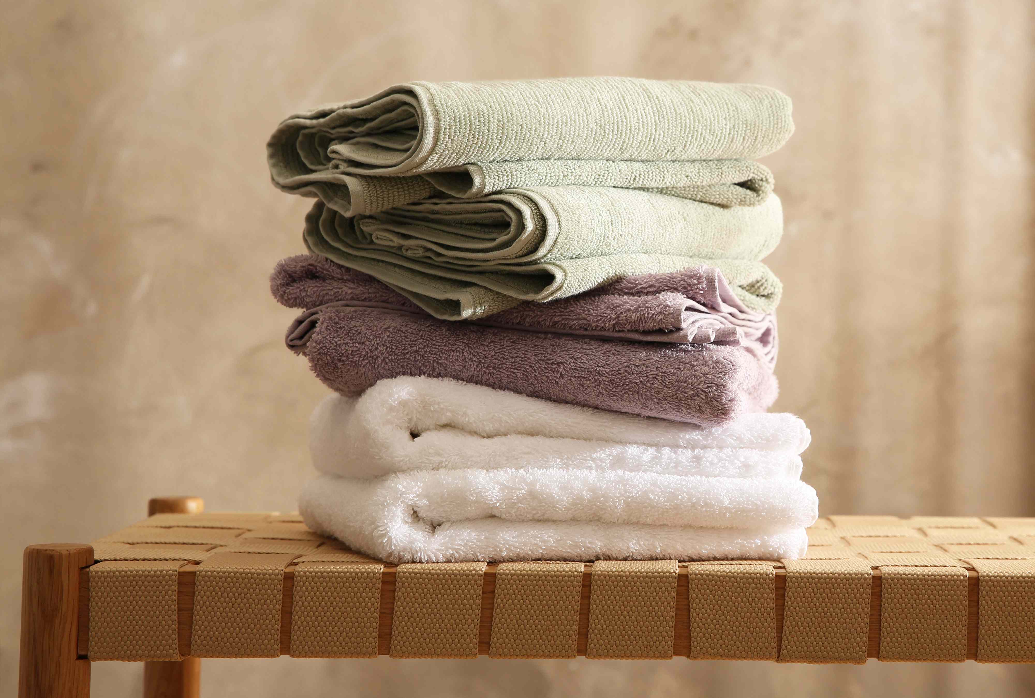 How to wash towels with bleach without ruining them