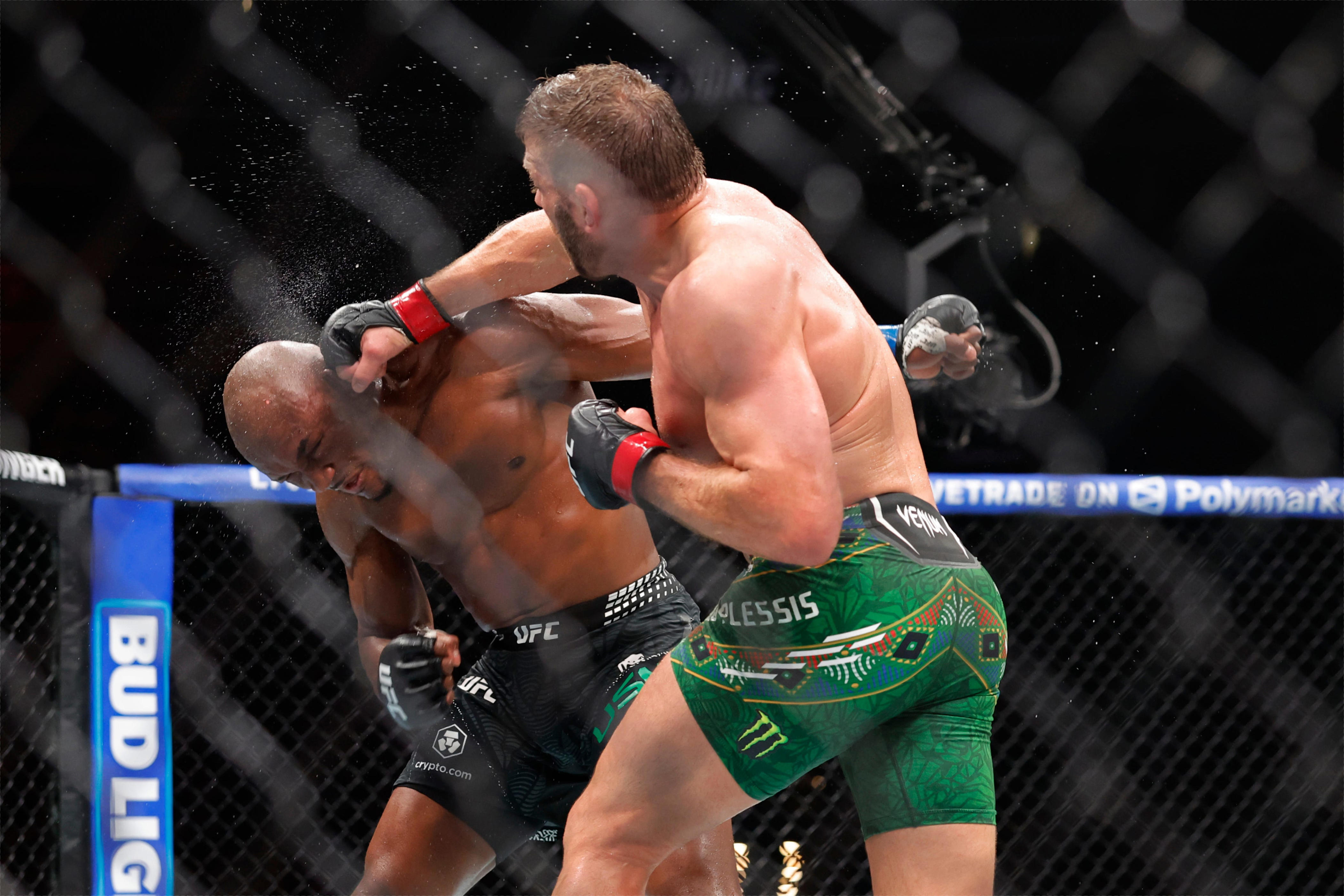 Dricus Du Plessis' coach: Kamaru Usman's foul calls 'all nonsense'