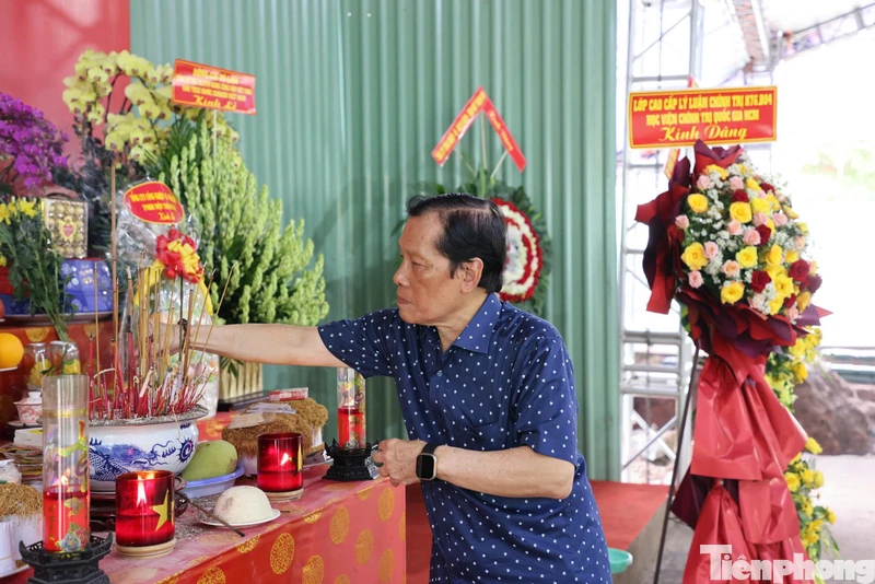 Tìm mẹ ở công viên mang tên mẹ: Con trai liệt sĩ Lê Thị Riêng chờ ngày đoàn tụ